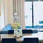 Miku - Unique 3 Bedroom At Olympic Tirana