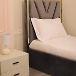 Miku - Unique 3 Bedroom At Olympic Apartament