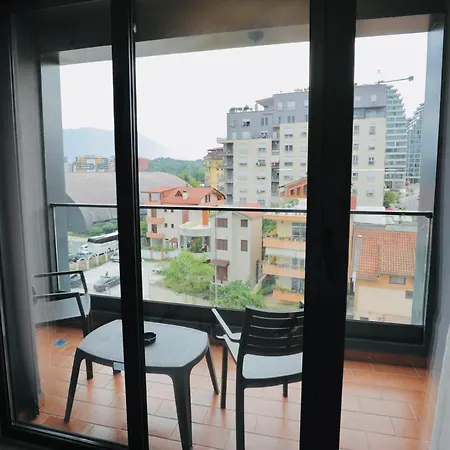 Miku - Unique 3 Bedroom At Olympic Tirana