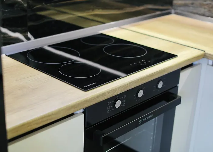 Miku - Unique 3 Bedroom At Olympic Apartment *