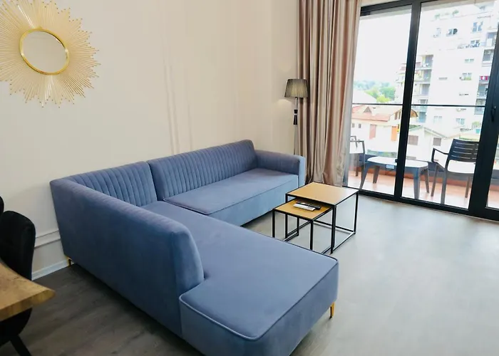 Miku - Unique 3 Bedroom At Olympic Apartment *