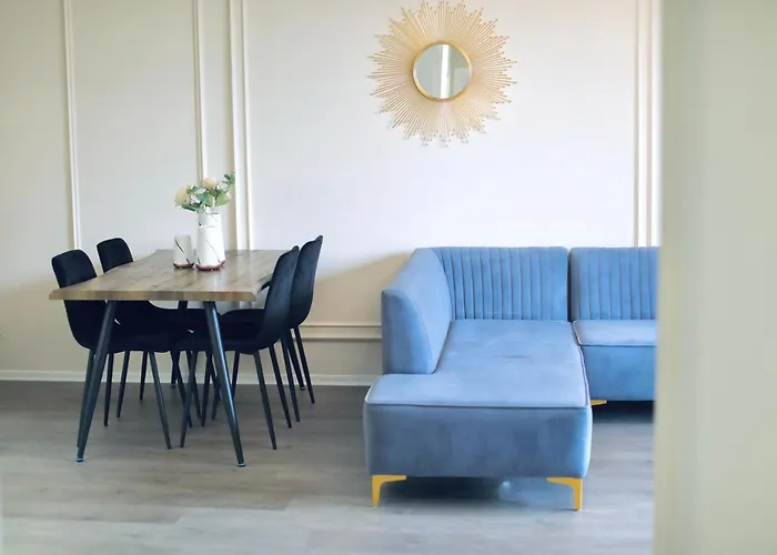 Miku - Unique 3 Bedroom At Olympic Apartment *